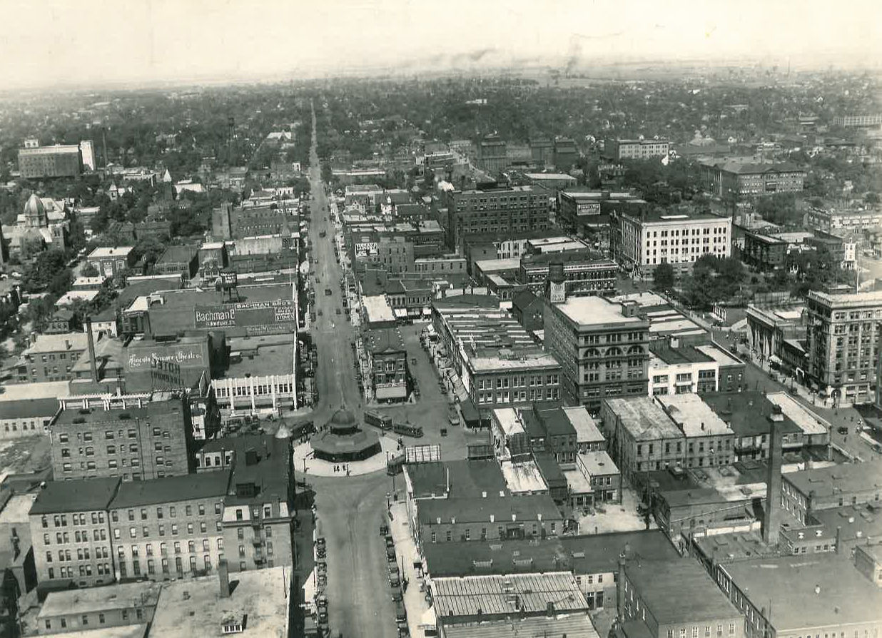 1923